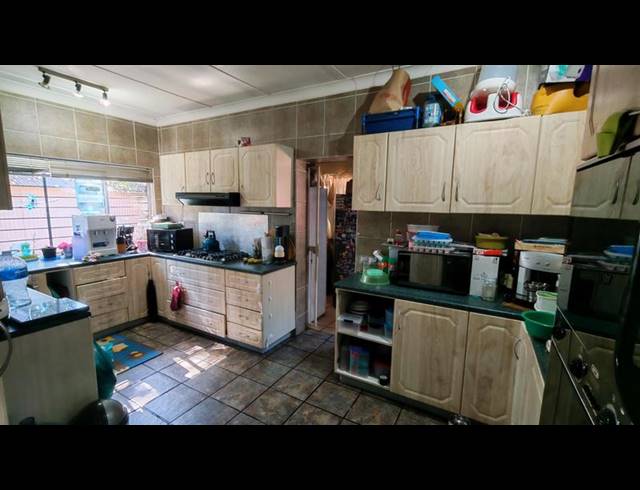 5 BEDROOM HOUSE FOR SALE IN LYTTELTON MANOR
